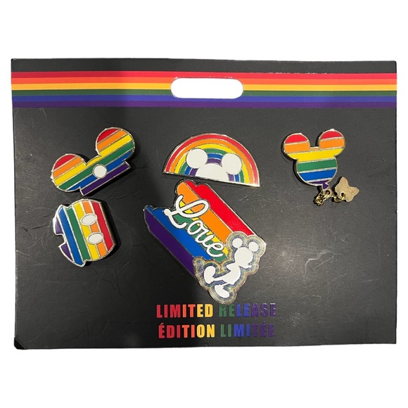 Disney Rainbow Collection 2020 Mickey Mouse 5 Pin Set Limited Release - Picture 1 of 2